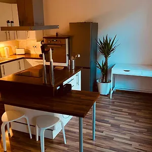 https://tolle-stadtwohnung-mit-guter-verkehrsanbindung.dusseldorf-hotel.net